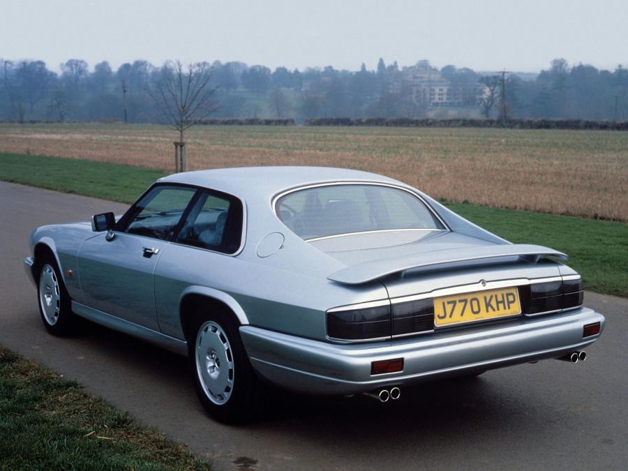  Jaguar XJR-S 6.0 by JaguarSport 1989 года  (фото 2 из 5)